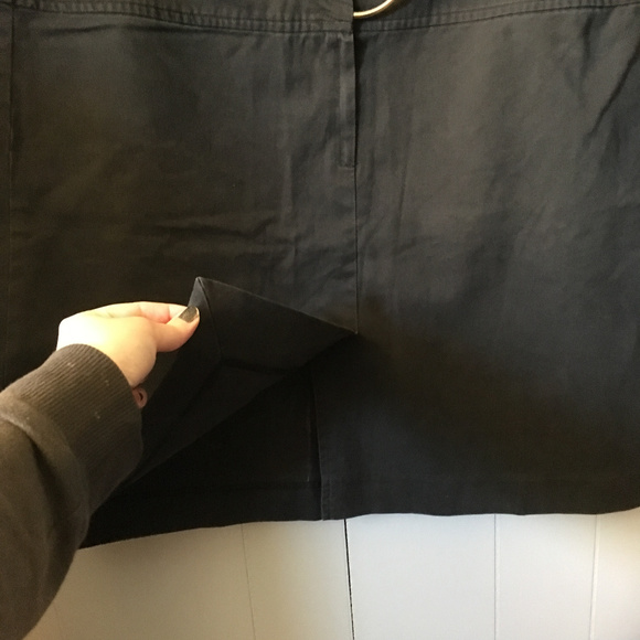 Daisy Fuentes Black Skirt with Buckle - Picture 2 of 3